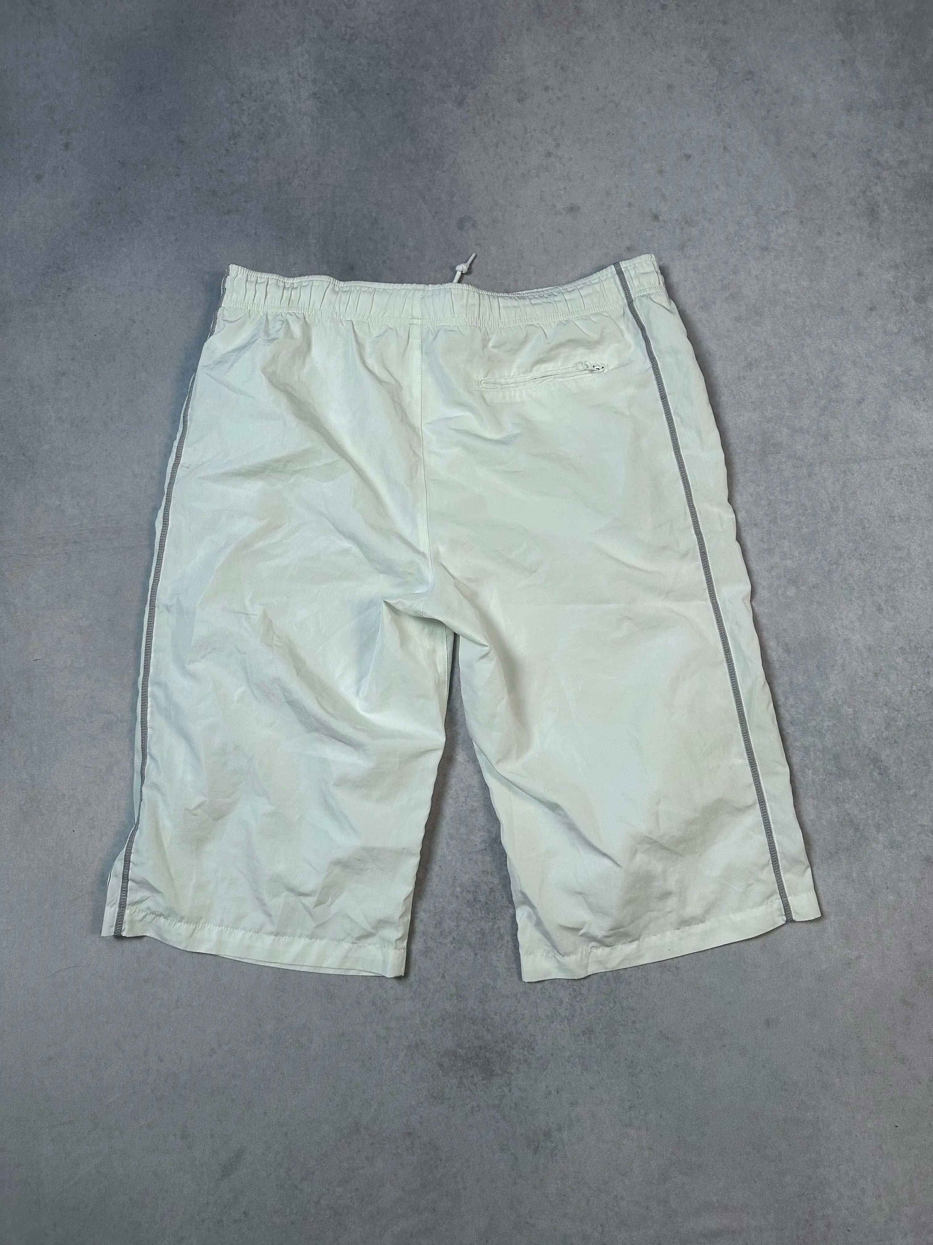 White Nike Shorts (XL) Vierzweiplug